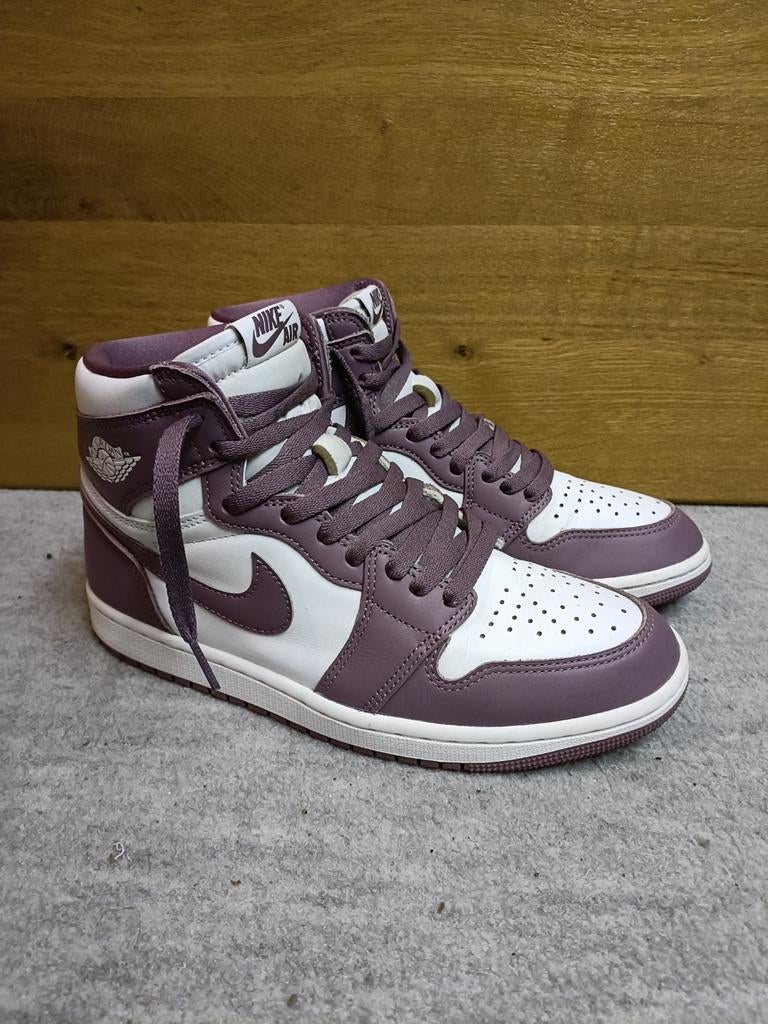 Air Jordan 1 1985 Mauve - Vintage Klassieker, Kleding | Heren, Schoenen, Overige kleuren, Air Jordan, Ophalen of Verzenden, Sneakers of Gympen