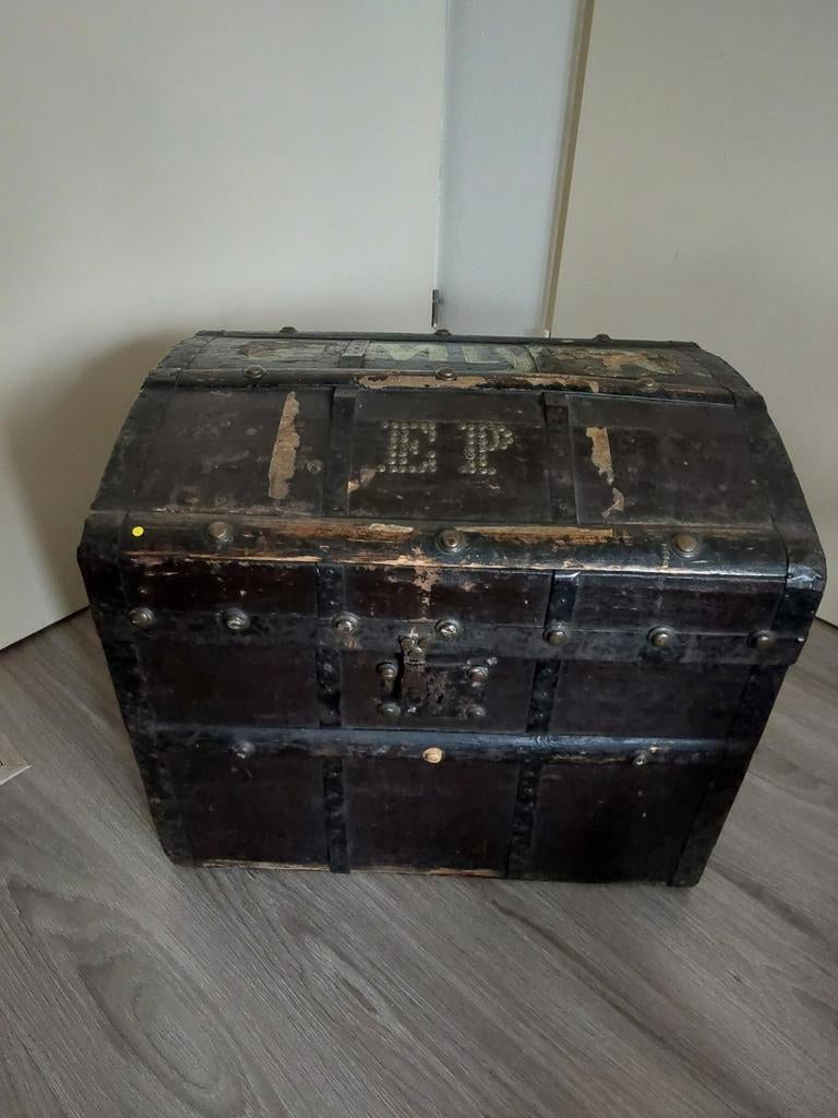 Oude Opbergkist / Reiskoffer - 58x44x50cm, Antiek en Kunst, Ophalen