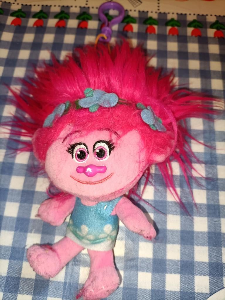 Trolls sleutelhanger knuffel 18 cm Dreamworks, Ophalen of Verzenden, Zo goed als nieuw, Knuffel of Figuurtje