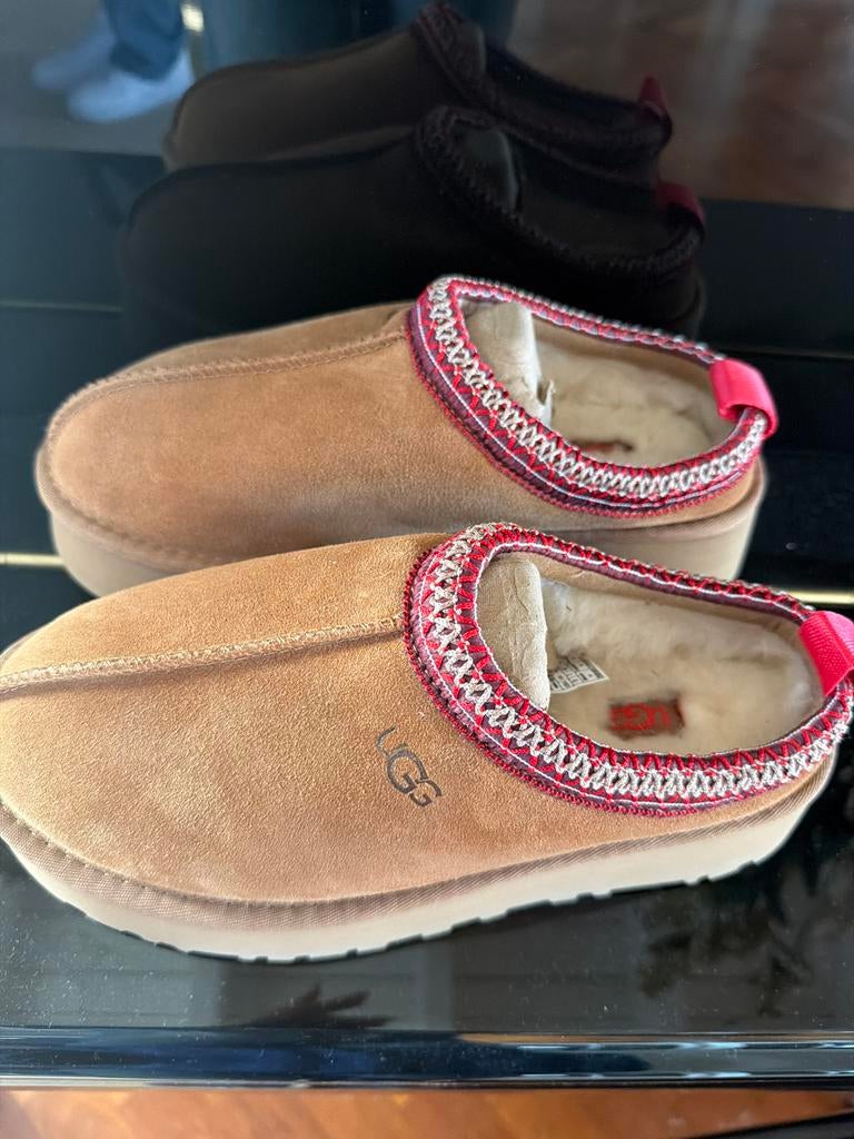 Ugg Pantoffels Maat 40, Verzenden, Zo goed als nieuw, Bruin, Pantoffels of Sloffen
