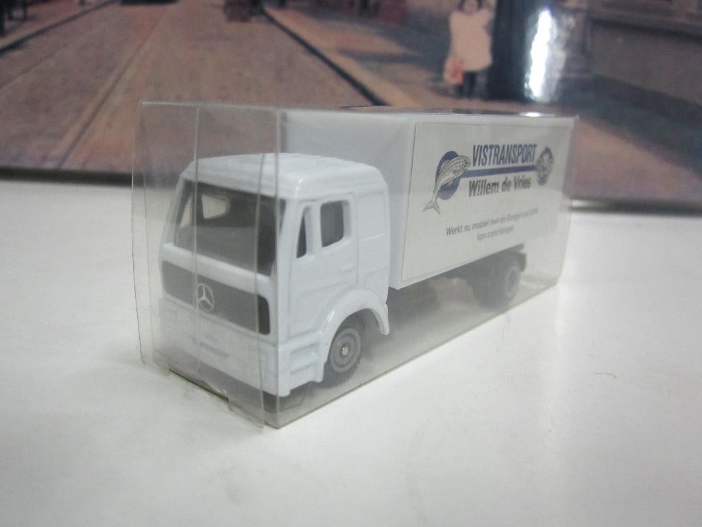 MERCEDES VRACHT WAGEN WILLEM DE VRIES MODEL, Hobby en Vrije tijd, Modelauto's | 1:50, Ophalen of Verzenden, Nieuw, Bus of Vrachtwagen