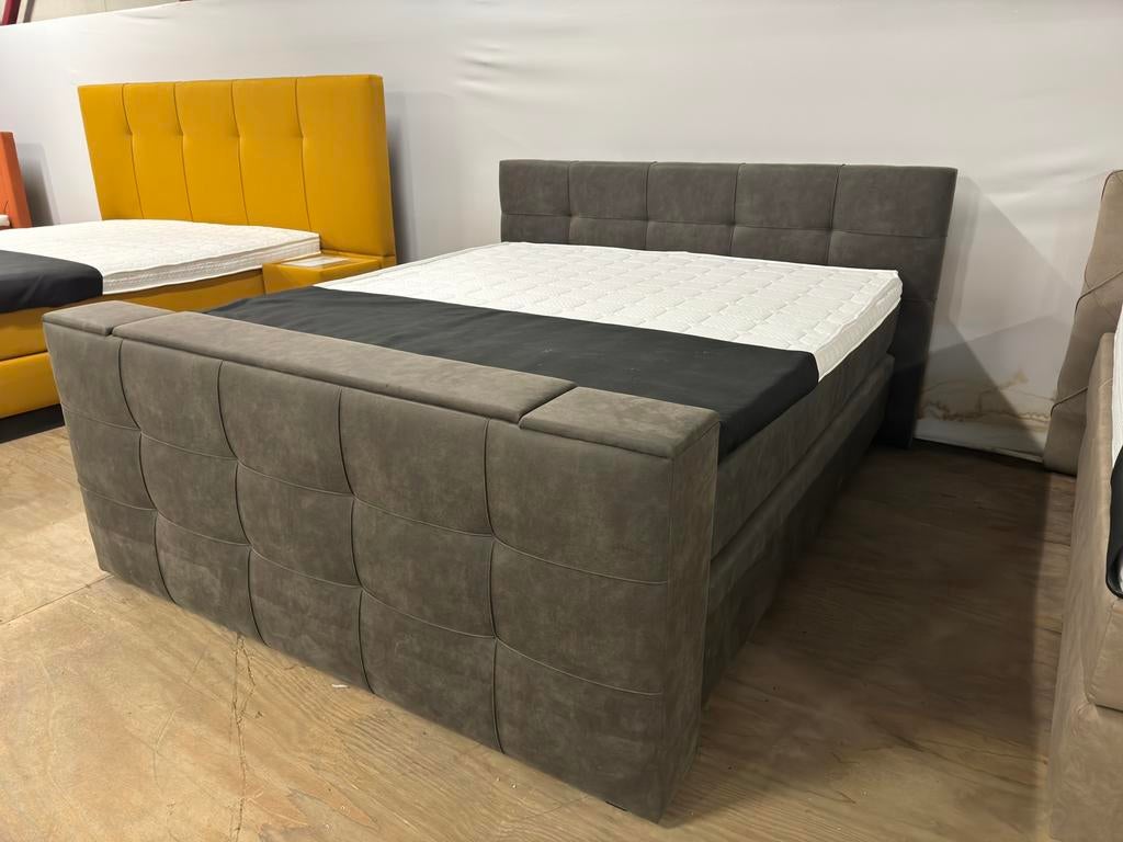 ACTIE ! Boxspring 180x200 compleet direct uit showroom, Ophalen, 180 cm, 210 cm, Beige
