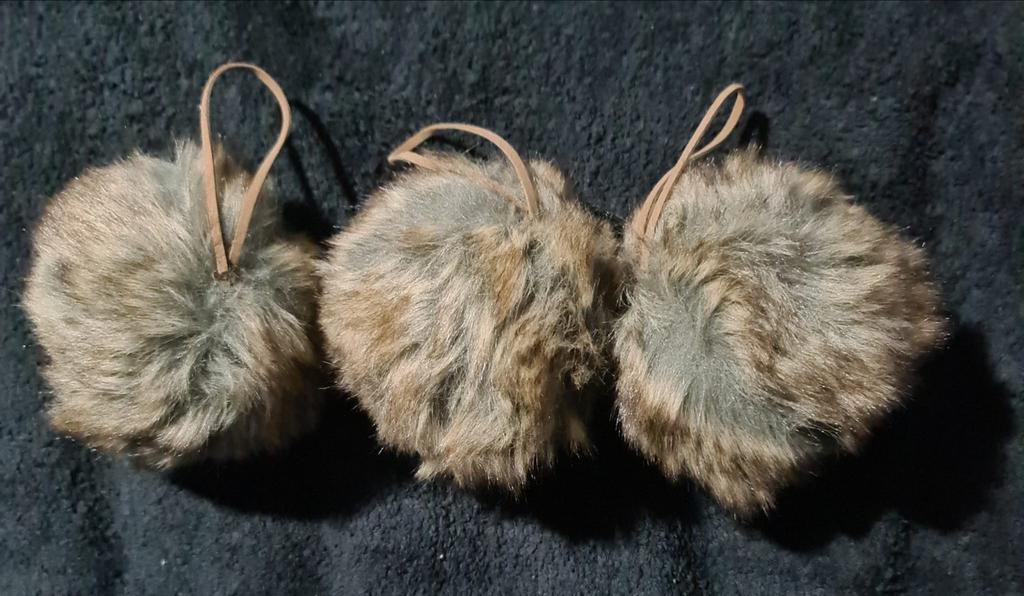 3 Harige ballen voor Tas of Jas, Kleding | Dames, Verzenden, Zo goed als nieuw, One size fits all