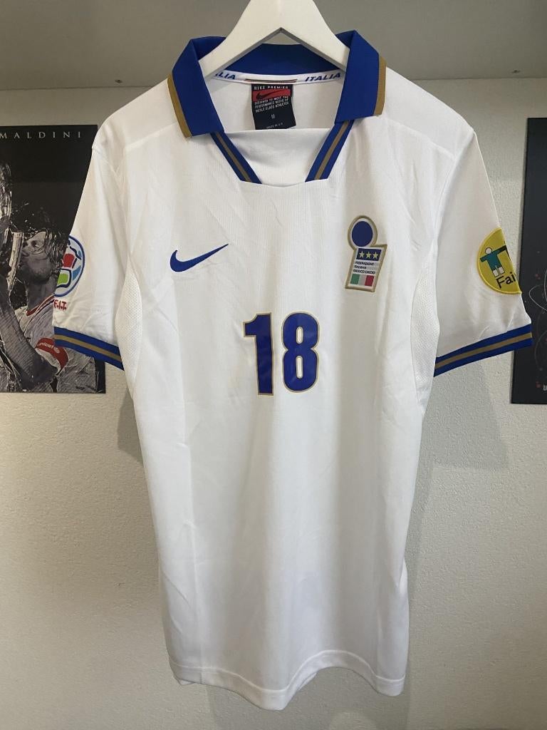 #RS007 Retroshirt Roberto Baggio (Italië) te koop! Maat M, Sport en Fitness, Voetbal, Maat M, Verzenden, Nieuw, Shirt