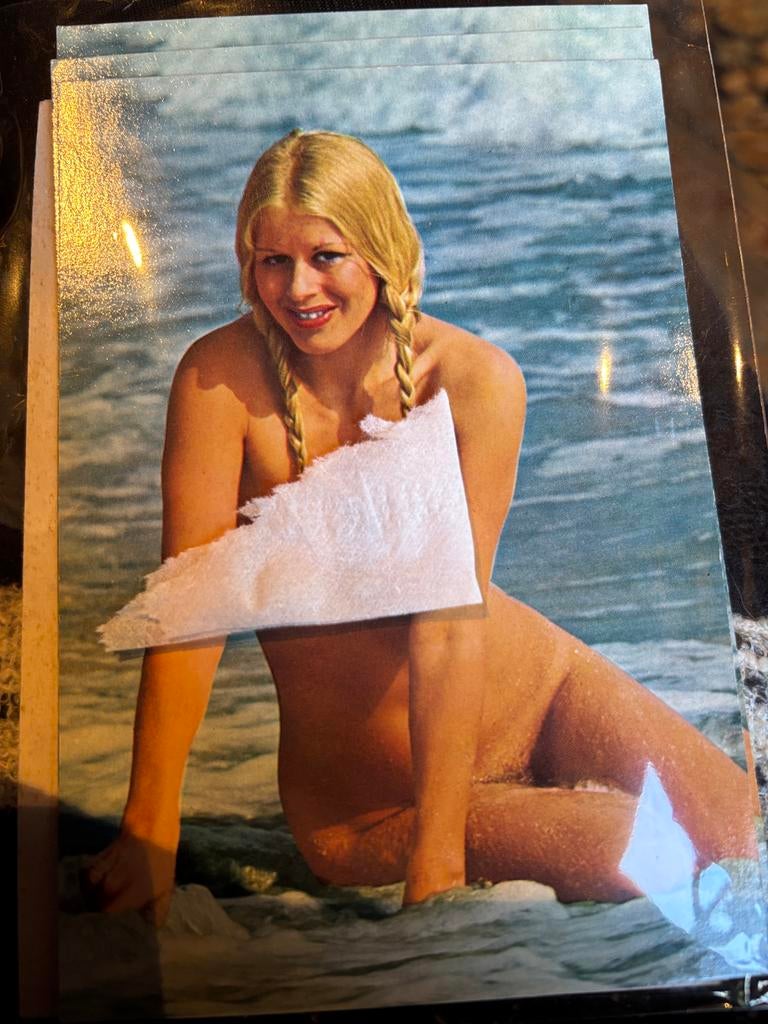 Sexy girl pin up kaart, Verzamelen, Ophalen of Verzenden, 1960 tot 1980, Gelopen