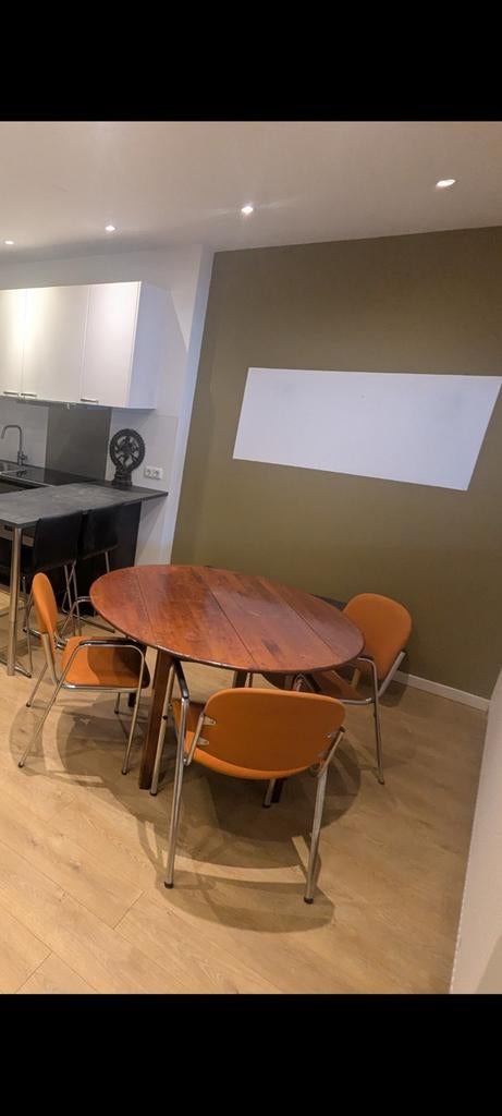 Mooie, ronde & houten bistro tafel, Leiden