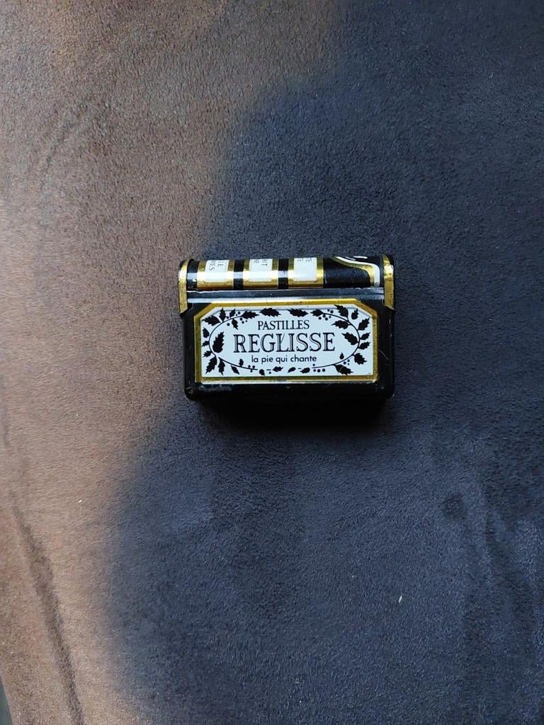 Oud Blikken Pillendoosje Reglisse, Ophalen of Verzenden, Gebruikt, Overige, Overige merken