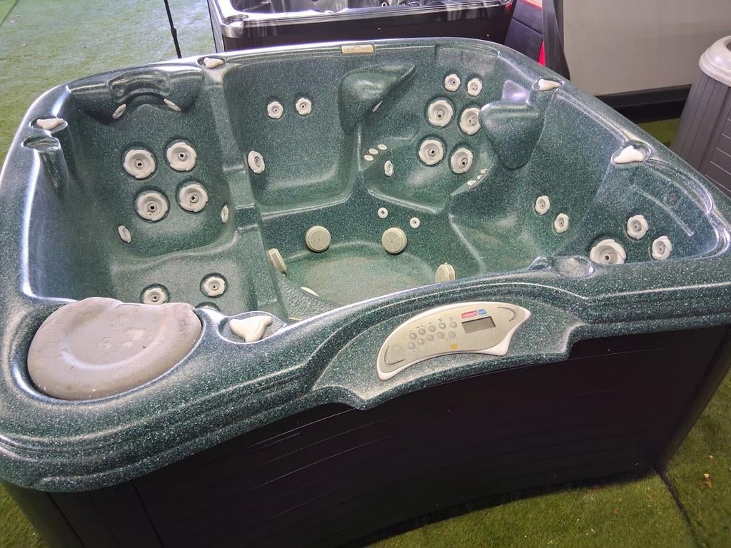 Ingeruilde jacuzzis uitzoeken voor 999 euro per stuk, Ophalen of Verzenden, Gebruikt