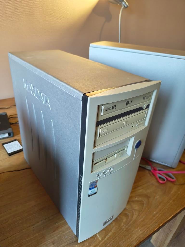 Vintage Pentium 4 PC voor retro gaming, Ophalen, Maxdata