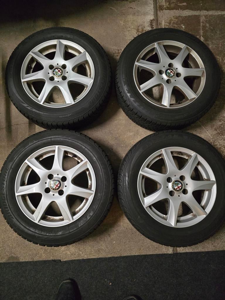 Winterbanden Bridgestone Blizzak Alfa Romeo 185/65/R15 6mm, Auto-onderdelen, Banden en Velgen, Ophalen, Gebruikt, 15 inch, Banden en Velgen