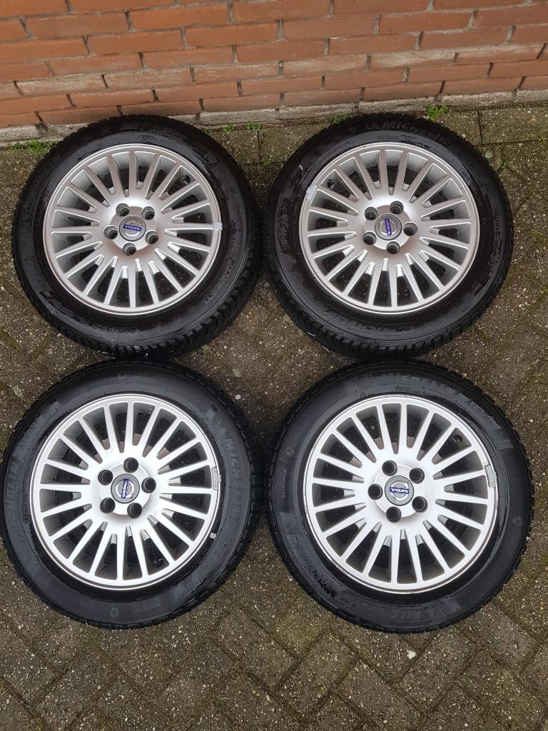 Set 16" Velgen Volvo V40 met Michelin winterbanden, Auto-onderdelen, Banden en Velgen, Ophalen, Gebruikt, Velg(en), 16 inch