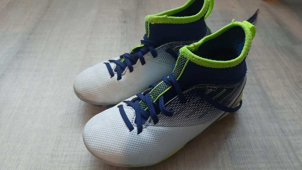 Voetbalschoen maat 28, Sport en Fitness, Voetbal, Maat XS of kleiner, Schoenen, Ophalen of Verzenden, Zo goed als nieuw