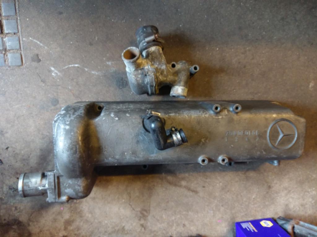 Kleppendeksel Mercedes 2.4 diesel, Auto-onderdelen, Motor en Toebehoren, Ophalen