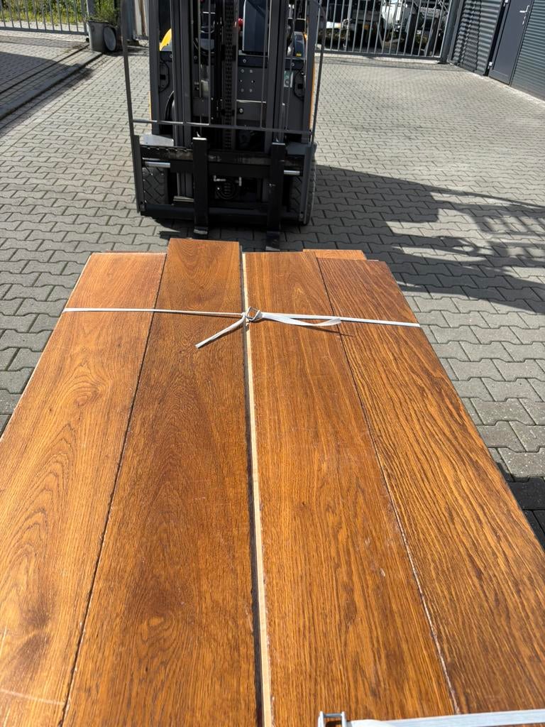 38 m2 eiken multivloer . 18 cm breed 2 cm dik verouderd, Gebruikt, 2e hands product, 2e hands product, 2e hands product