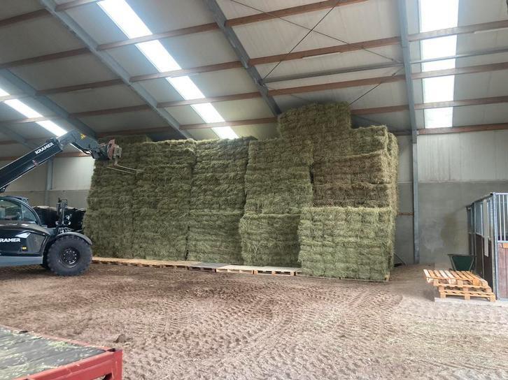 hooi kuil  balen mais perspulp mix Midi balen persen, Ophalen