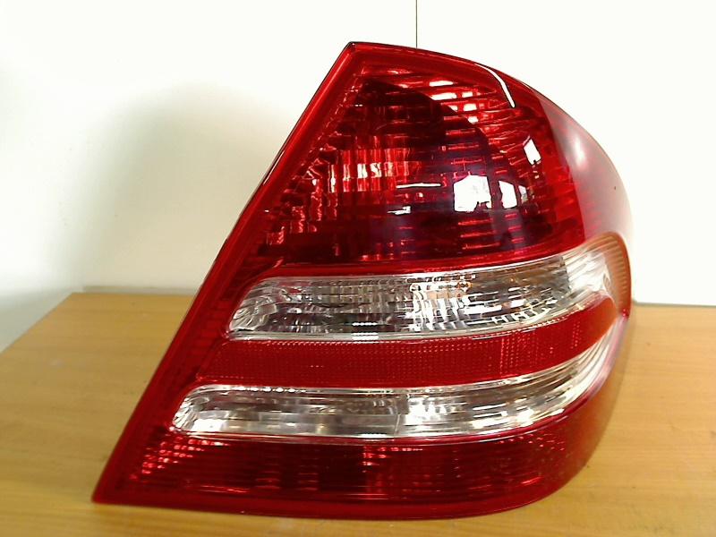 Achterlicht Rechts Mercedes-Benz C (W203) (2005-01/2007-02), Gebruikt, Mercedes-Benz AG, Mercedes-Benz, Mercedesstraße 120, Stuttgart 70372, , Duitsland