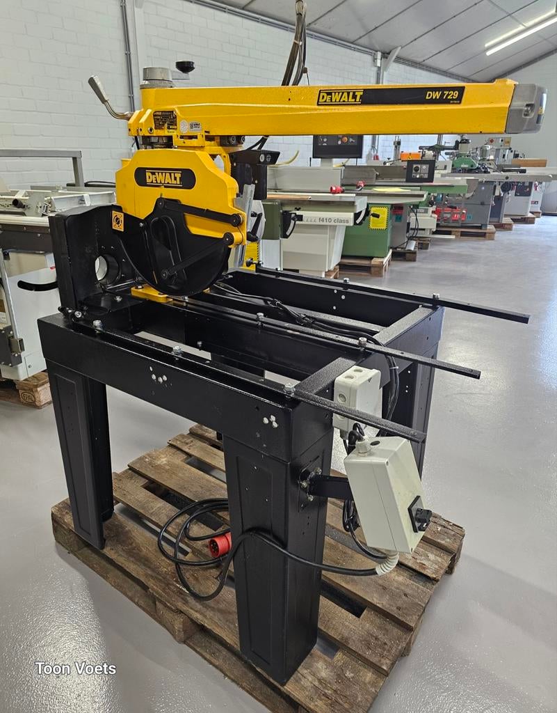Dewalt DW729 Radiaalzaag / Afkortzaag, Ophalen, Gebruikt, 70 mm of meer, Dewalt