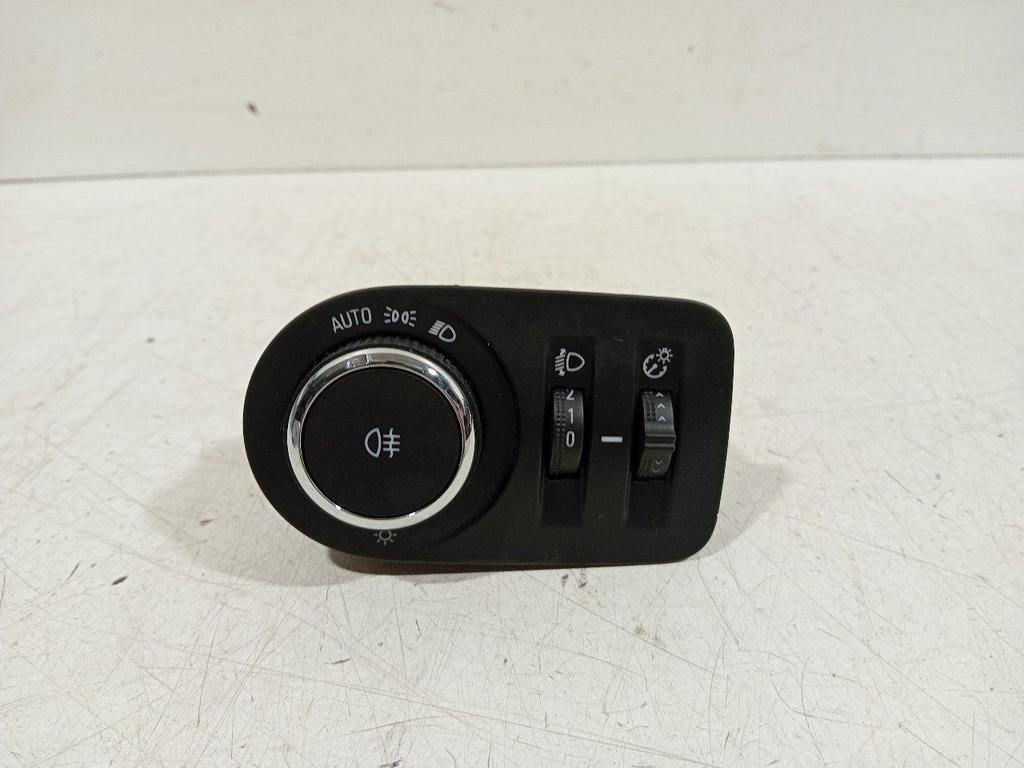 Lichtschakelaar Opel Crossland, Auto-onderdelen, Dashboard en Schakelaars, Opel, Gebruikt, Herkomst onderdeel bekend, 12 maanden garantie