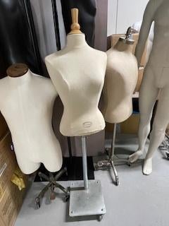 PASPOP(PEN), KLEDINGREKKEN, MANNEQUIN(S), ETALAGE-BENEN, Kleding | Dames, Ophalen, Met wielen, Gebruikt