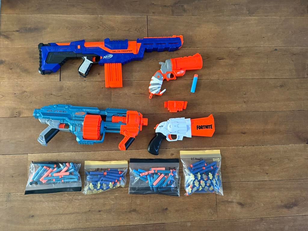 Nerf verzameling met pijltjes, Kinderen en Baby's, Speelgoed | Buiten | Actiespeelgoed, Ophalen, Gebruikt