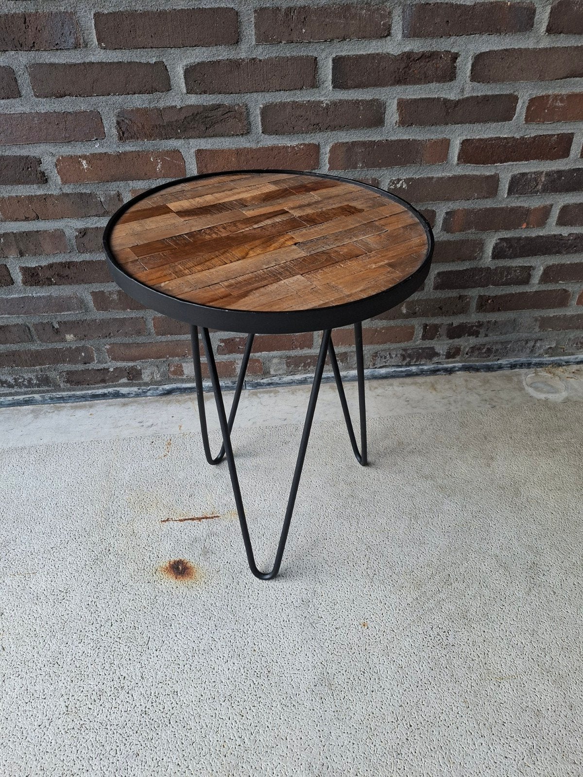 Ronde bijzettafel met houten blad en metalen poten, Ophalen, Minder dan 45 cm, Minder dan 55 cm, Rond