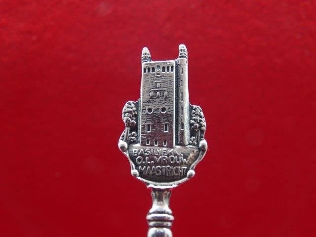 Lepeltje: Maastricht, Verzenden