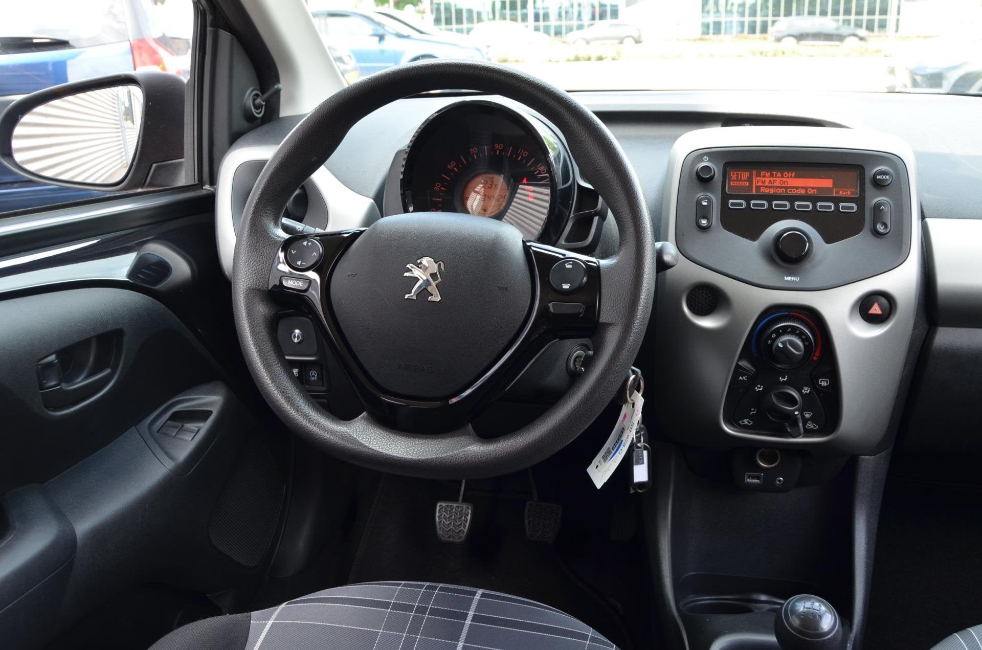 Peugeot 108 1.0 e-VTi Active|5 DRS.|AIRCO|NAP|BLUETOOTH|BOEK, Auto's, Peugeot, Dealer onderhouden, Gebruikt, Euro 6, 4 stoelen
