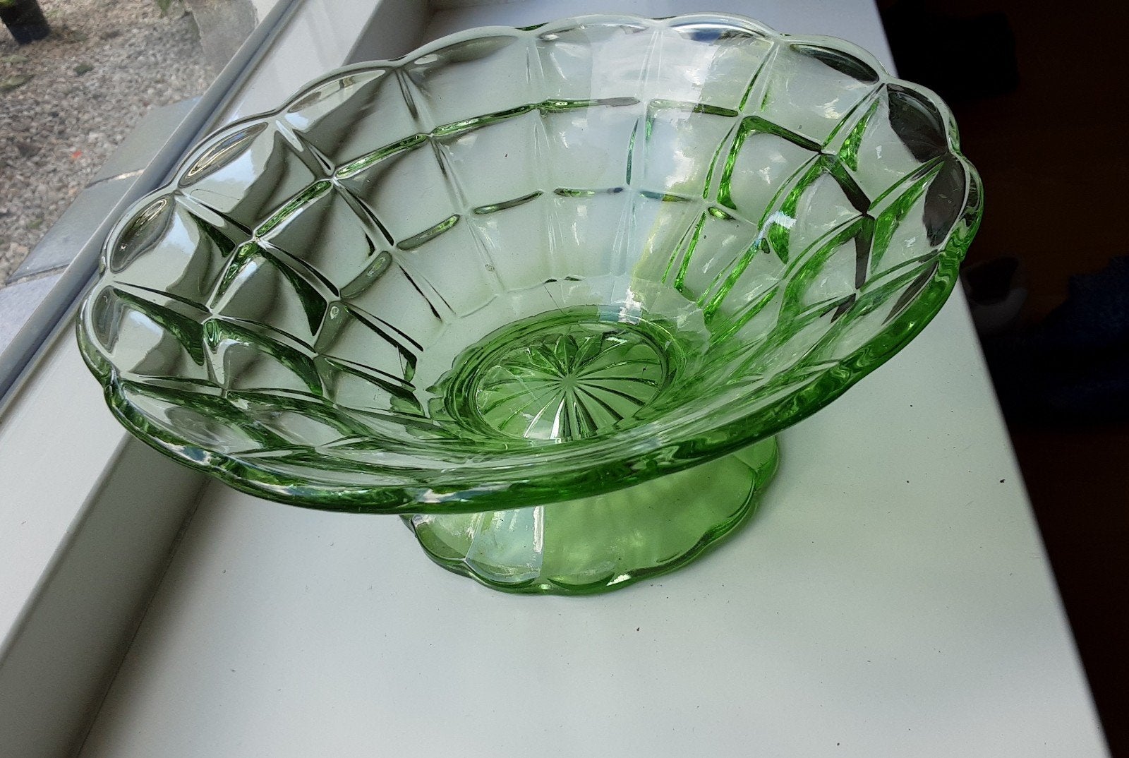 Prachtige oude glazen schaal met mooie schulprand, Antiek en Kunst, Antiek | Glas en Kristal, Ophalen of Verzenden