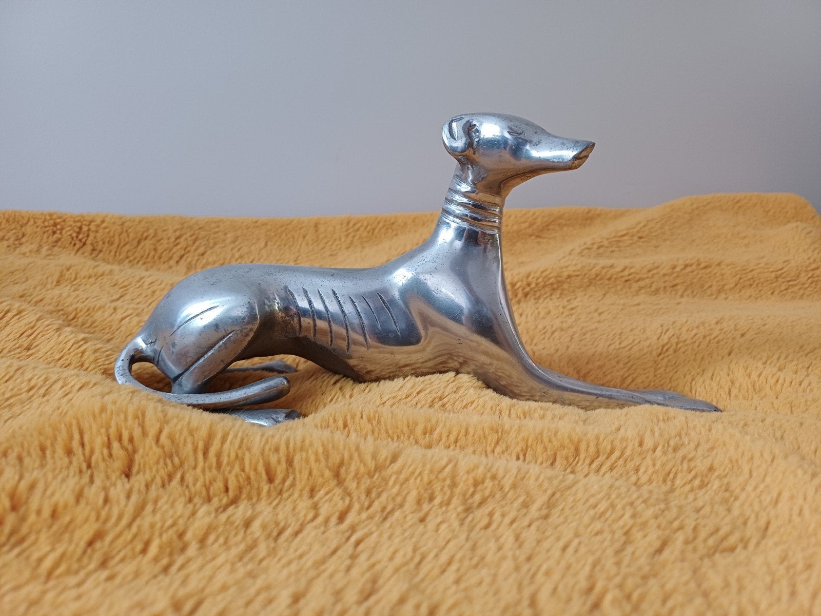 Greyhound/Windhond groot liggend beeld, Ophalen, Zo goed als nieuw, Hond of Kat, Beeldje of Figuurtje