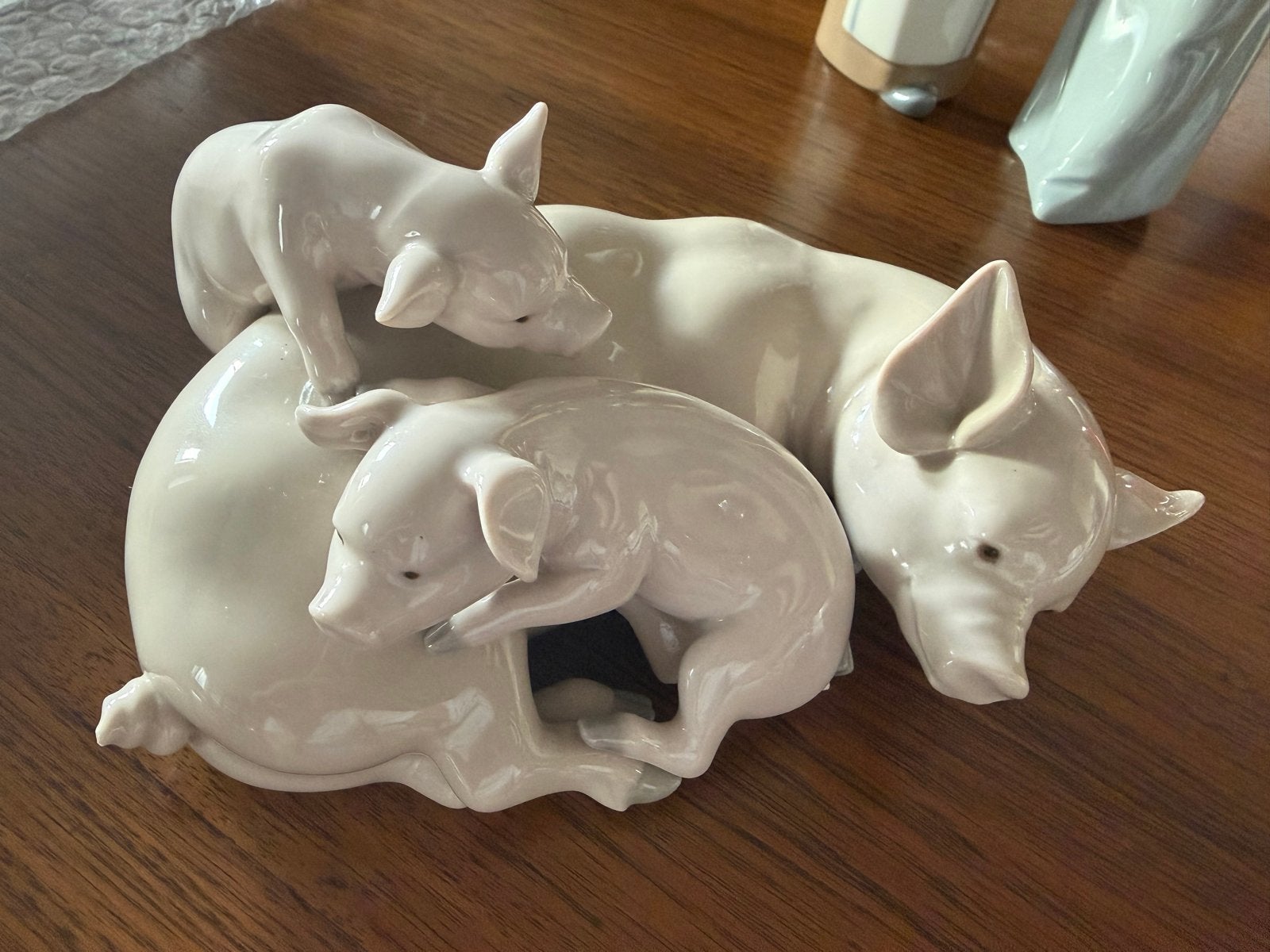 Lladro Porseleinen Beeldje: Zeug met Biggen, Ophalen of Verzenden, Zo goed als nieuw, Dier