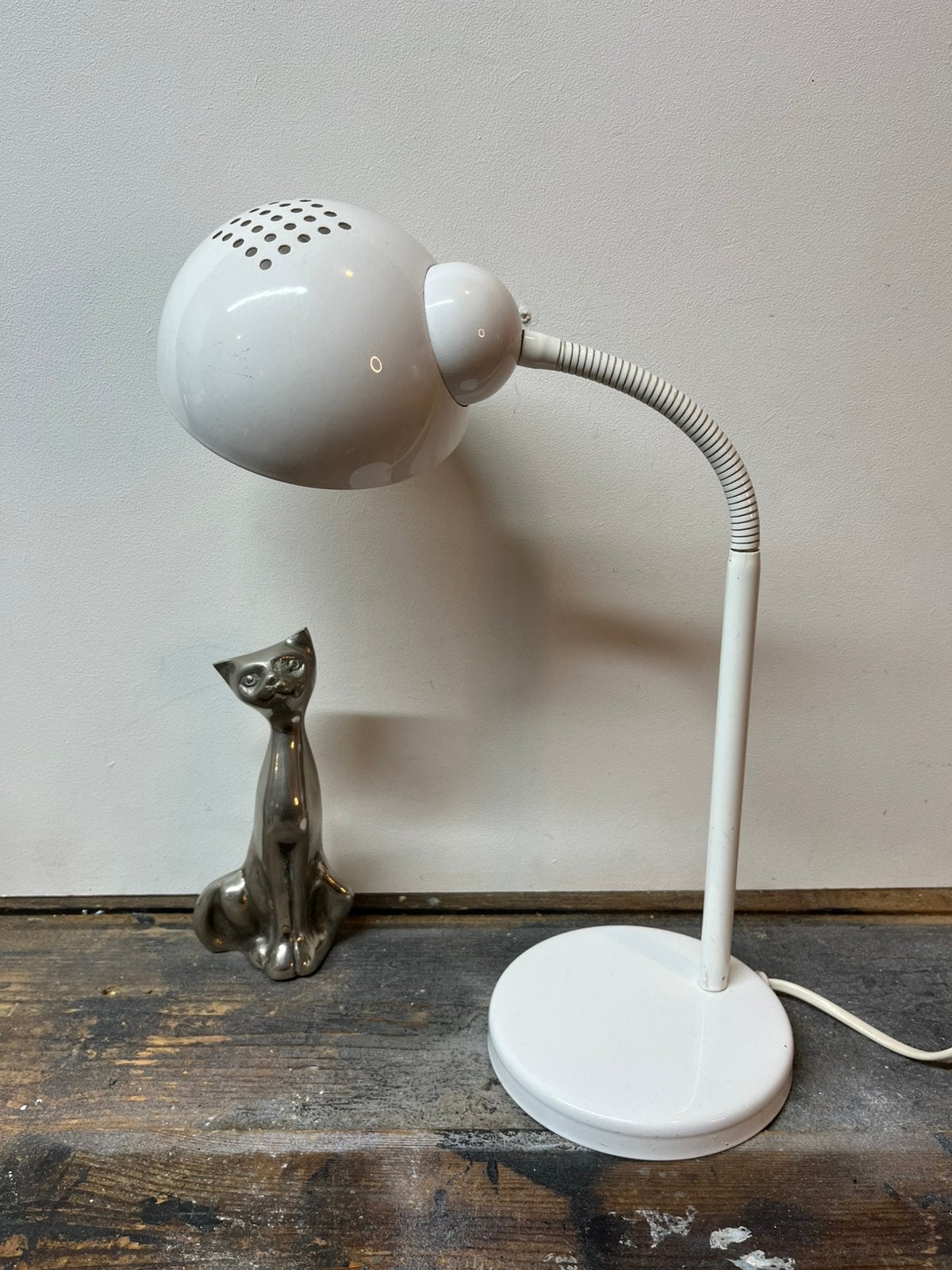 Vintage metalen retro tafellamp met buigbare lampenkap, Gebruikt, Ophalen of Verzenden, Vintage metalen tafellamp space age jaren 70 retro