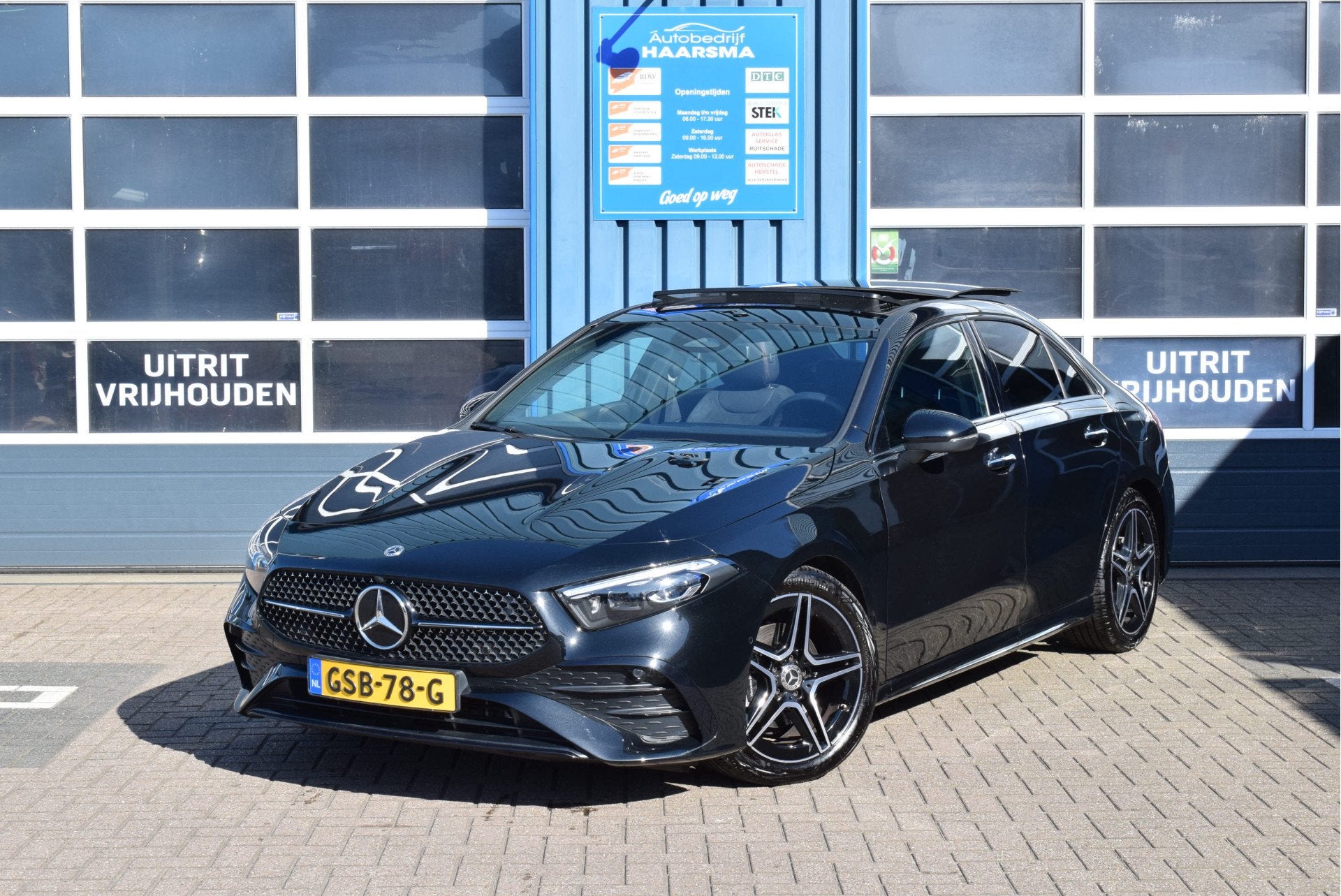 Mercedes-Benz A-Klasse 180 AMG Line Night-pakket Panoramadak, Auto's, Mercedes-Benz, Bedrijf, Te koop, A-Klasse, ABS, Achteruitrijcamera