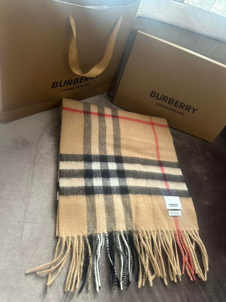Burberry london sjaal nieuw met verpakking, Ophalen of Verzenden, Zo goed als nieuw, Overige maten, Sjaal
