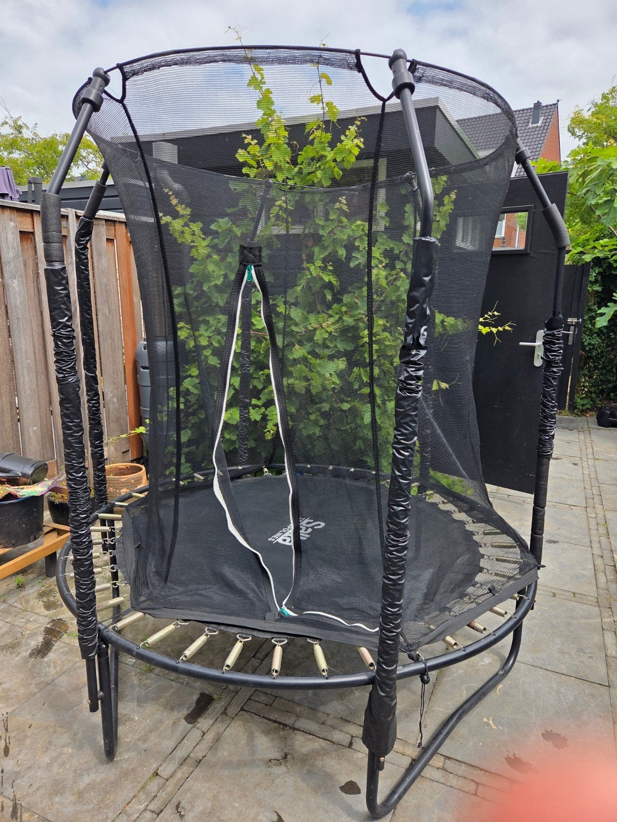 Salta Trampoline met veiligheidsnet (beschermrand mist), Ophalen, Gebruikt