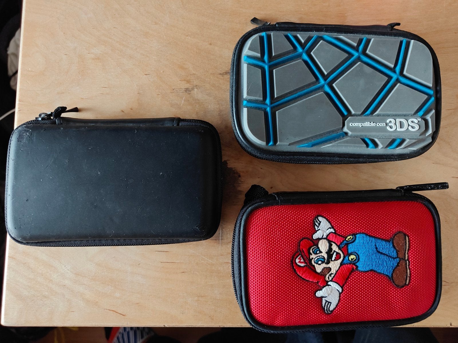 Gratis 3DS hoesjes, Ophalen of Verzenden, Gebruikt