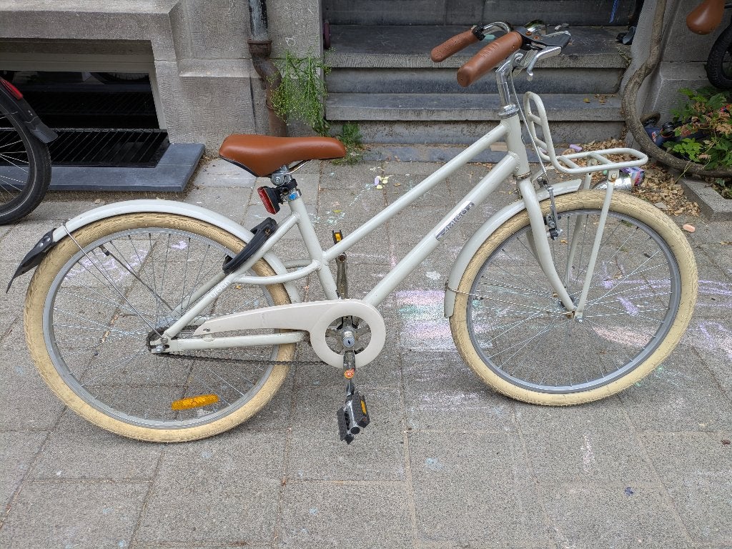 AMIGO Urban 24" Girls Bike | Aluminum | Front Rack, Ophalen, Velgrem, Amigo, Gebruikt