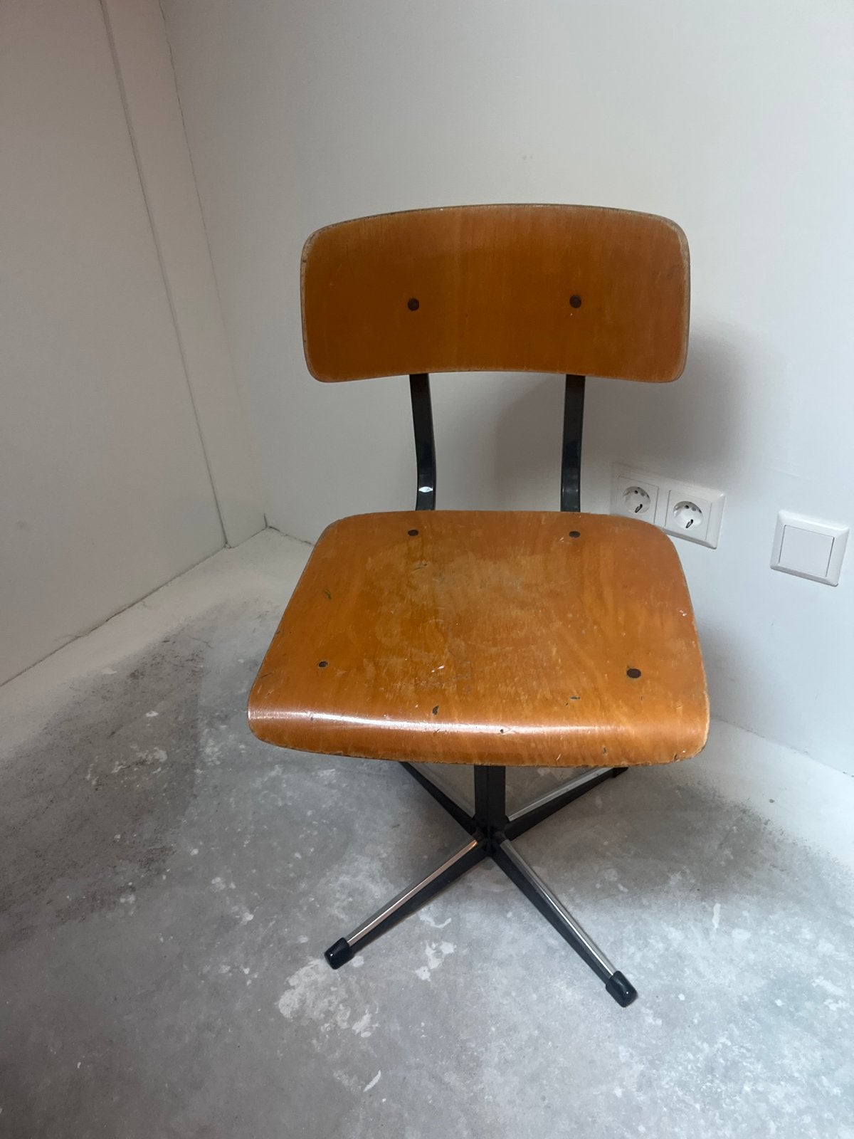 Vintage bureaustoel - Hout en metaal, Huis en Inrichting, Gebruikt, Bruin, Ophalen of Verzenden, Eén