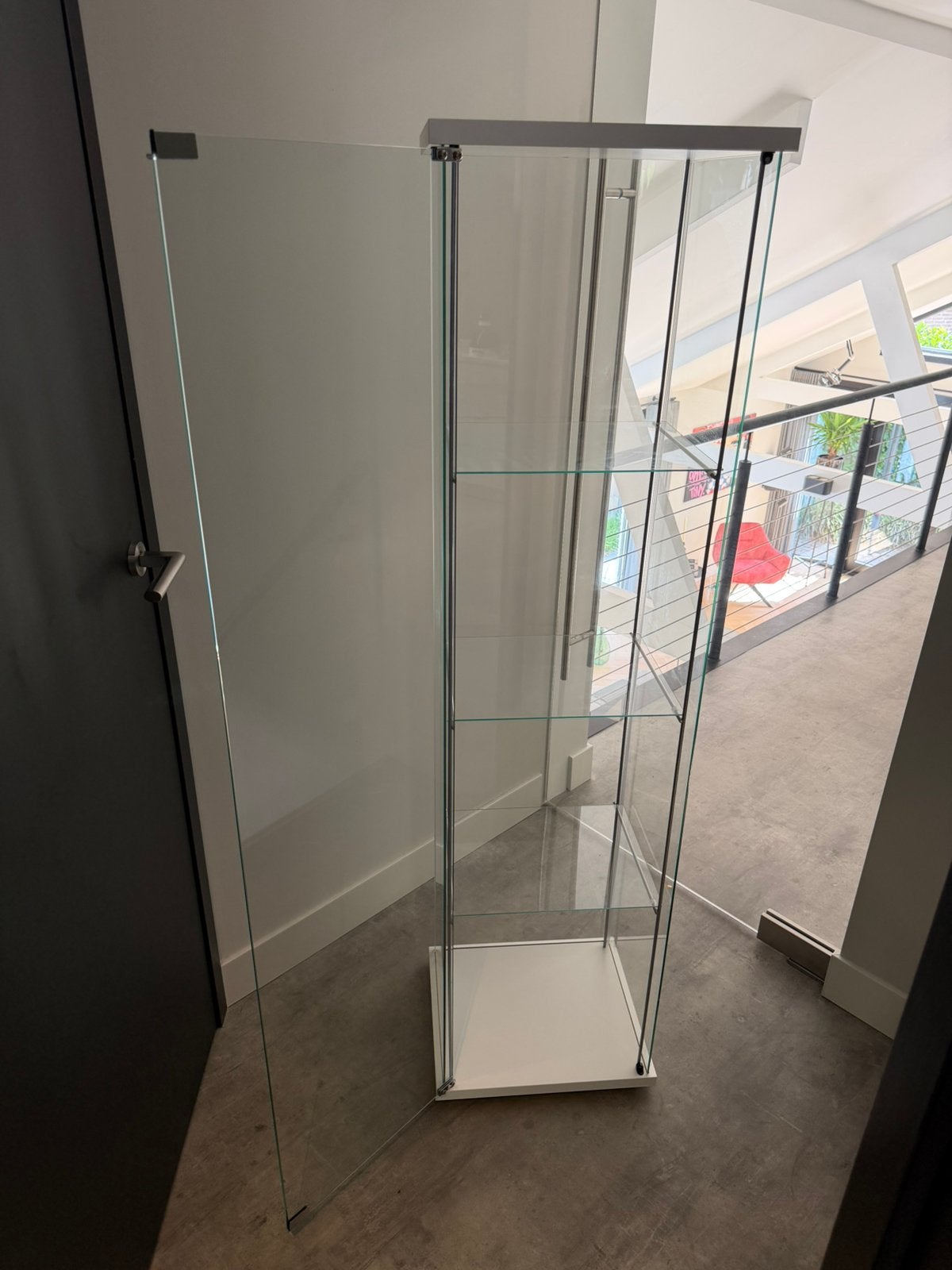 Witte vitrinekast glas Ikea, Ophalen, Minder dan 50 cm, Met deur(en), Glas