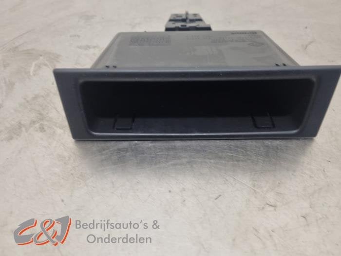 Opbergvak van een Renault Trafic, Gebruikt, -, Renault, -