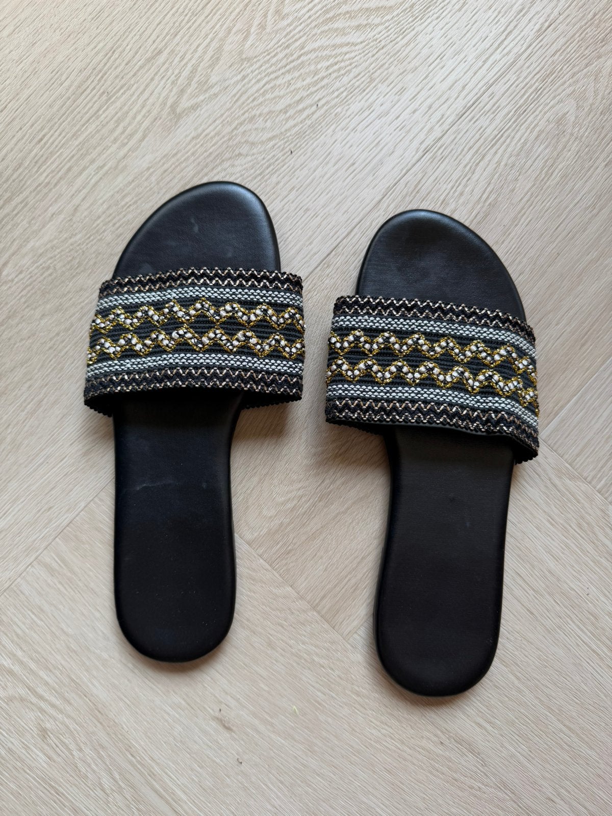 Slippers maat 39, Slippers, Zwart, Ophalen of Verzenden, Zo goed als nieuw