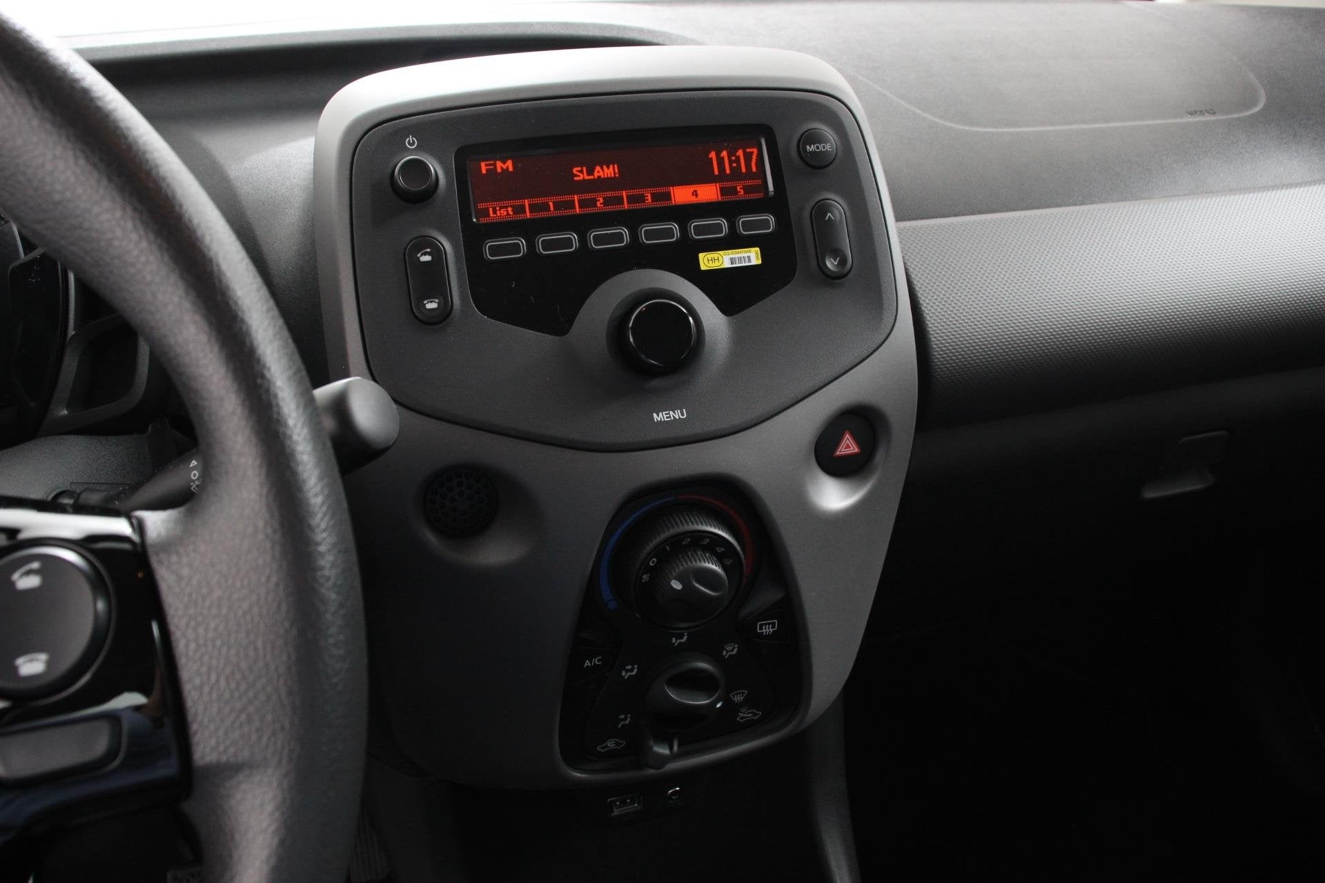 Peugeot 108 1.0 e-VTi Active Airco Bluetooth Led 5 deurs, Gebruikt, Euro 6, 4 stoelen, Origineel Nederlands