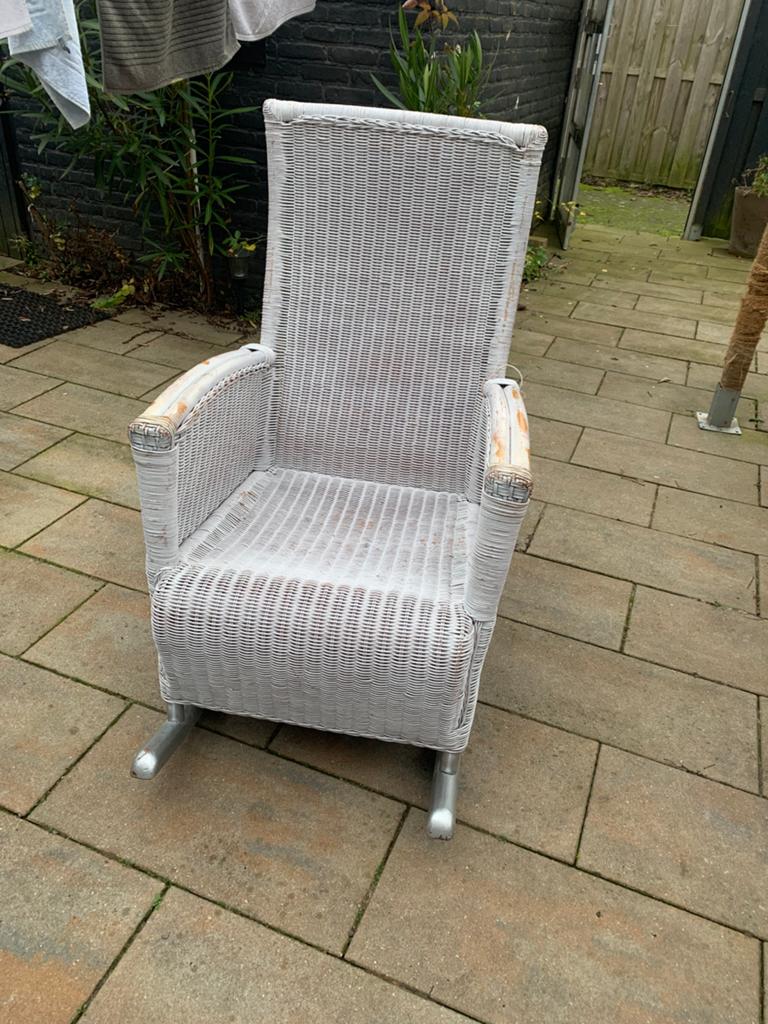 Mooie rieten schommelstoel, Ophalen, Gebruikt, Wit, Riet of Rotan