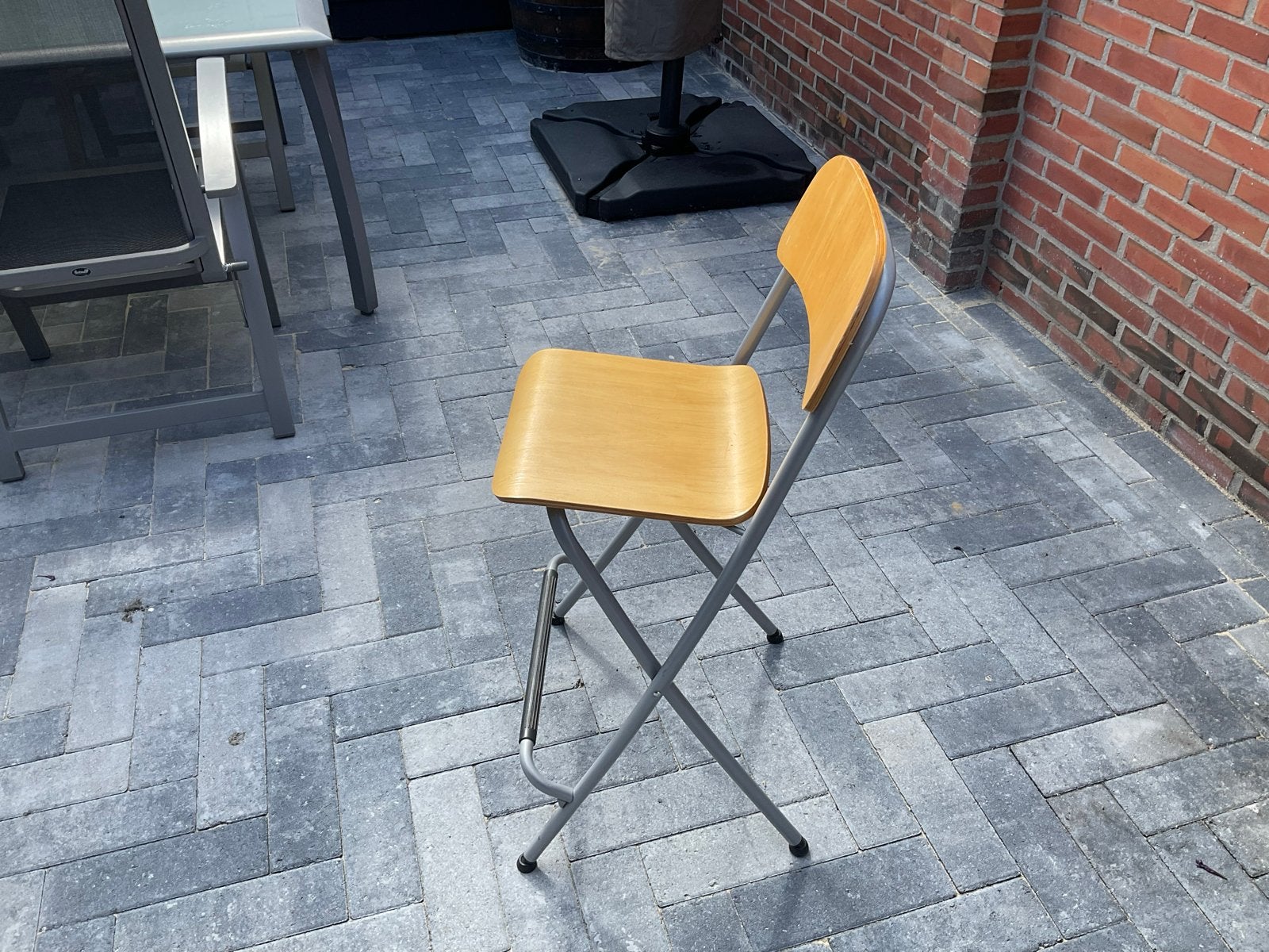IKEA hoge kruk met rugleuning, Huis en Inrichting, Barkrukken, Ophalen, Gebruikt, Met voetsteun, 60 tot 90 cm