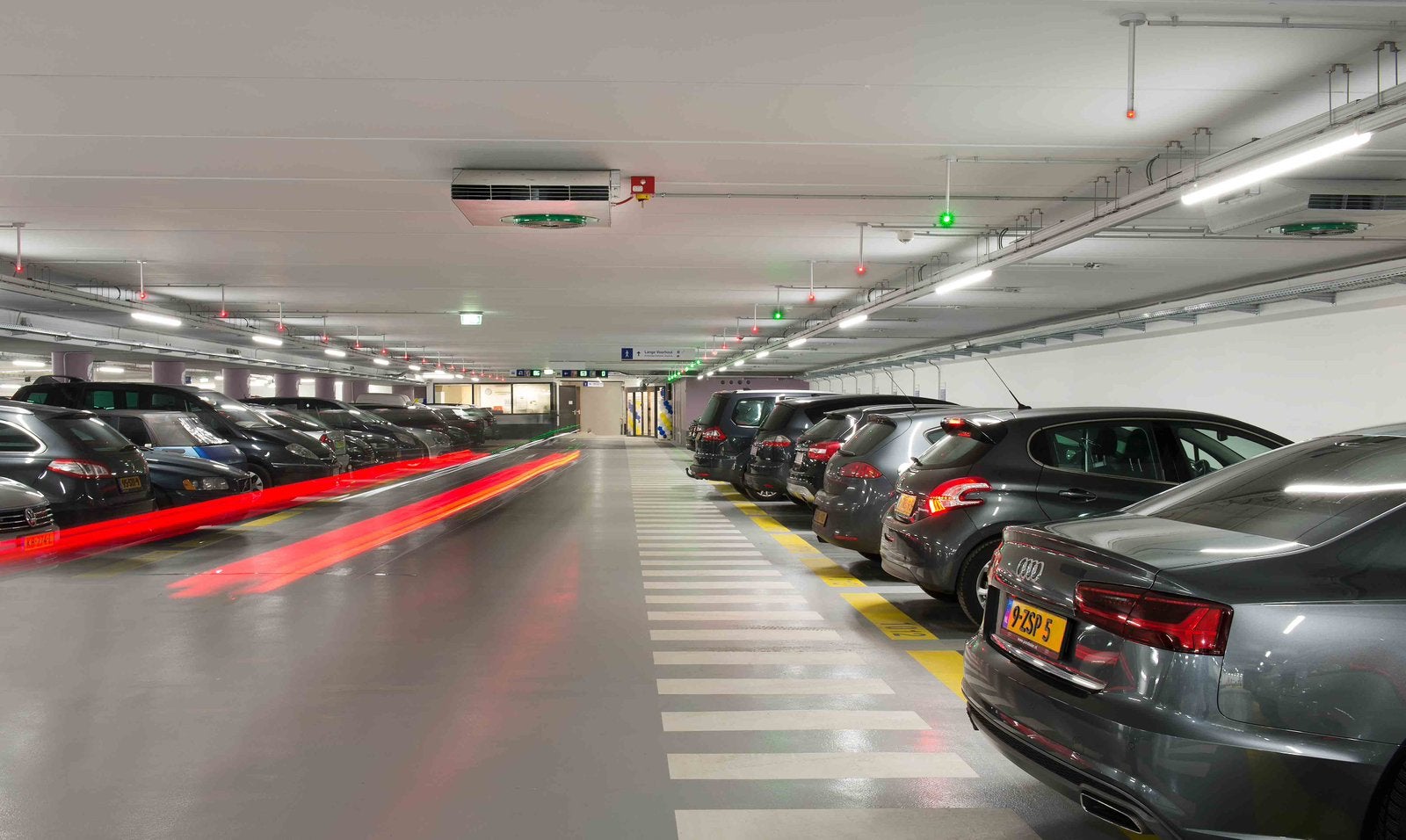 Parkeren nabij Eindhoven airport, Ophalen