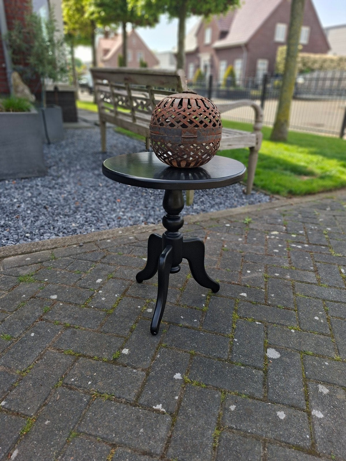 Elegante Zwarte Bijzettafel met Ronde Bovenkant, Ophalen, Modern, Klassiek, Minder dan 55 cm, Gebruikt