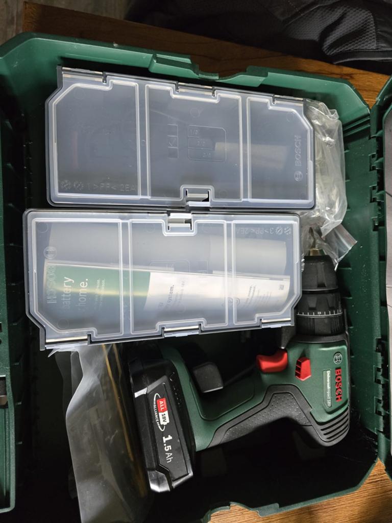 Bosch UniversalImpact 18V Accuboormachine met accessoires, Doe-het-zelf en Verbouw, Gereedschap | Boormachines, Ophalen of Verzenden