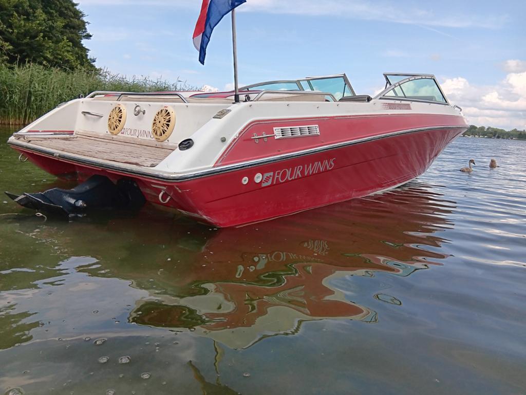 Four winns  200 Horizon   incl trailer., Ophalen