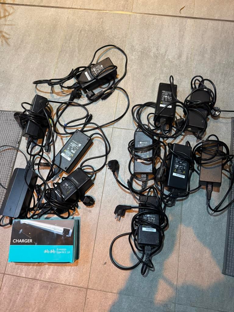 Nieuwe / tweedehands oplader Sparta, Batavus 5 pins 1 pin, Ophalen of Verzenden, Zo goed als nieuw, XS