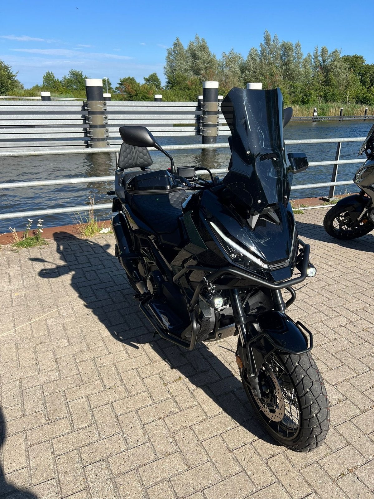 Honda X-ADV BOMVOL BTW 2026 - met garantie, slechts 75 km!, 750 cc, Handvatverwarming, Nieuw, Automaat