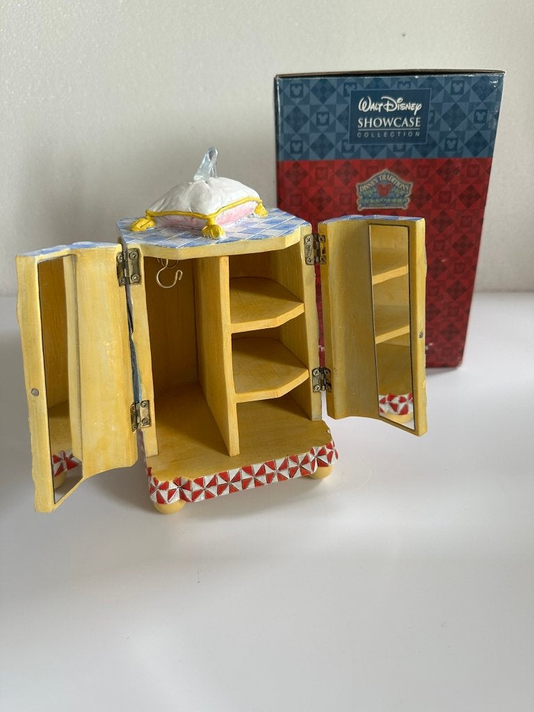 Disney Traditions, Ophalen of Verzenden, Assepoester of Belle, Zo goed als nieuw, Beeldje of Figuurtje